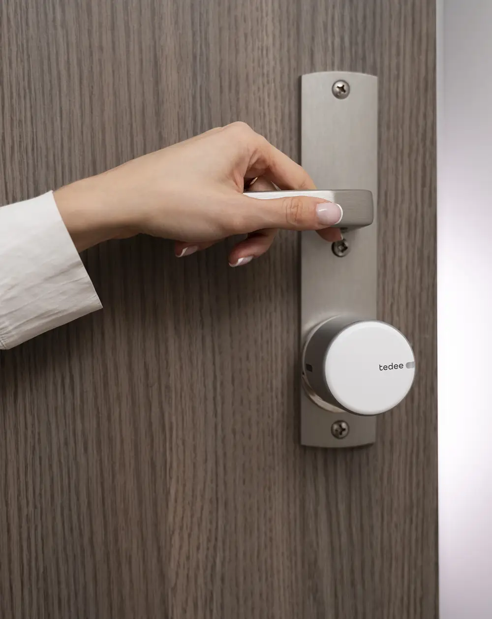 tedee-hand-door-white